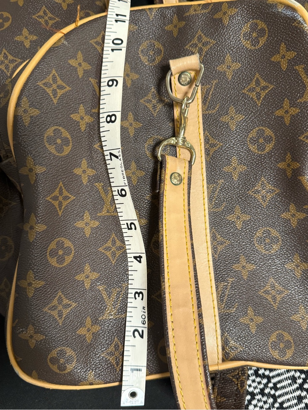 Louis Vuitton Monogram Duffel in Brown with Tan Trim. - Picture 6 of 16